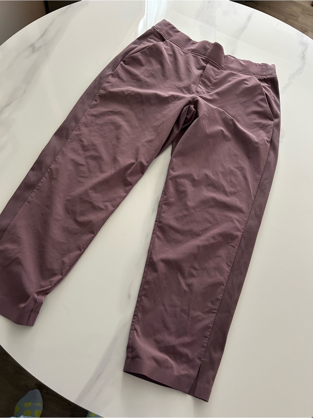 Athleta Women’s Pants in Dusty Mauve